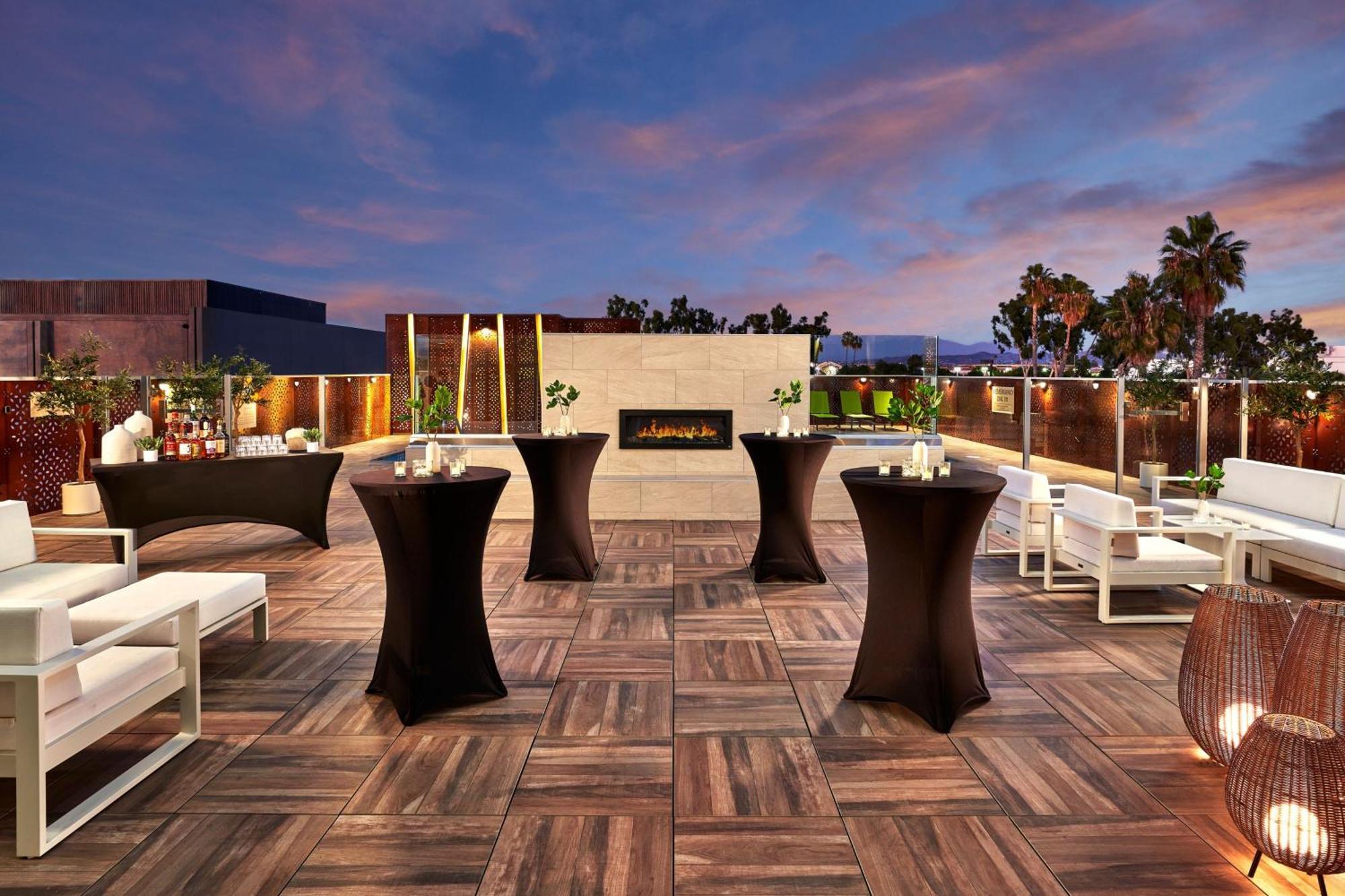 Springhill Suites By Marriott Los Angeles Downey Exterior foto